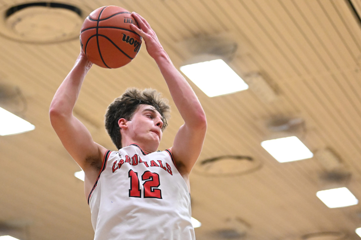 Lincoln Canby boys basketball Leon Neuschwander 90